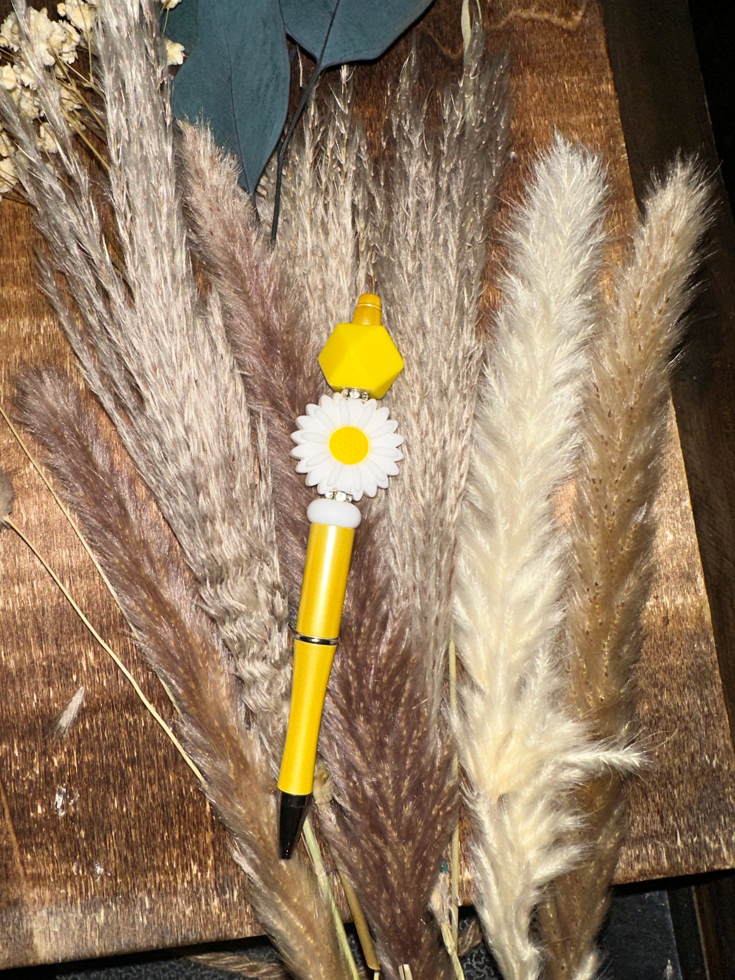 White Flower Pen
