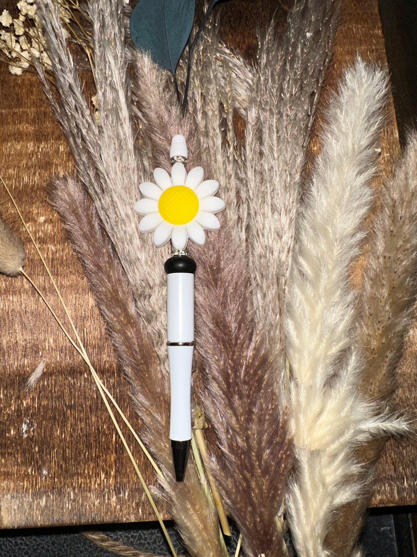 White Flower Pen