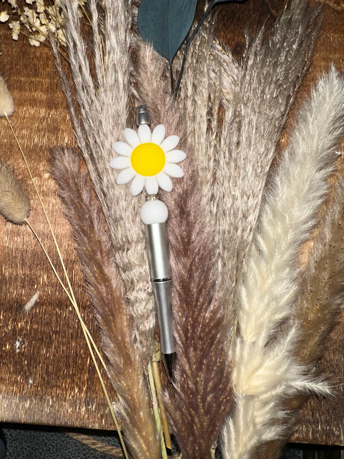 White Flower Pen