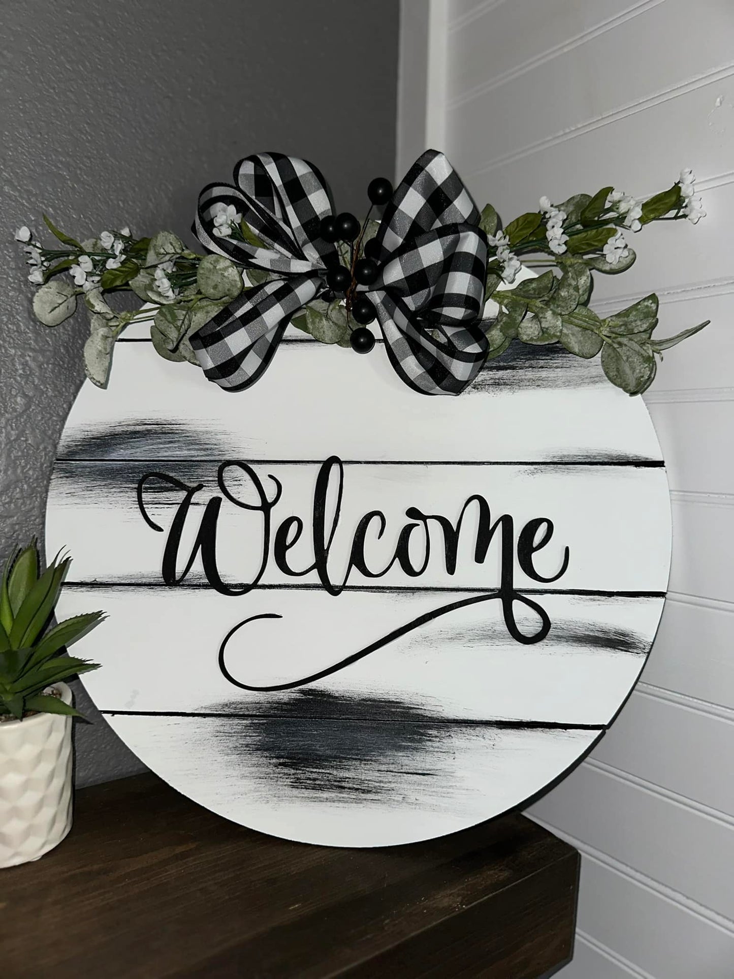 Welcome Black/White Door Hanger
