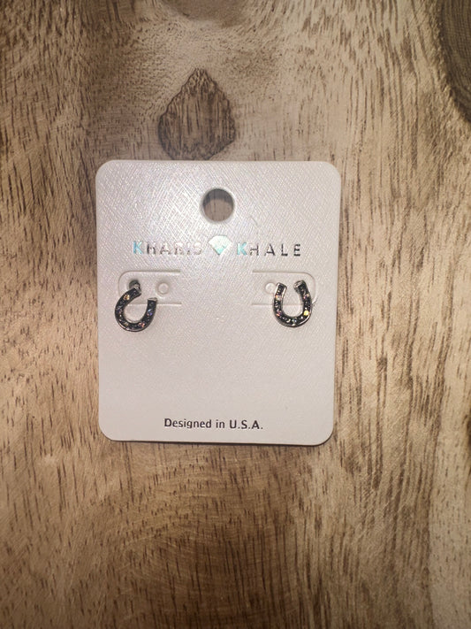 Horse shoe studs